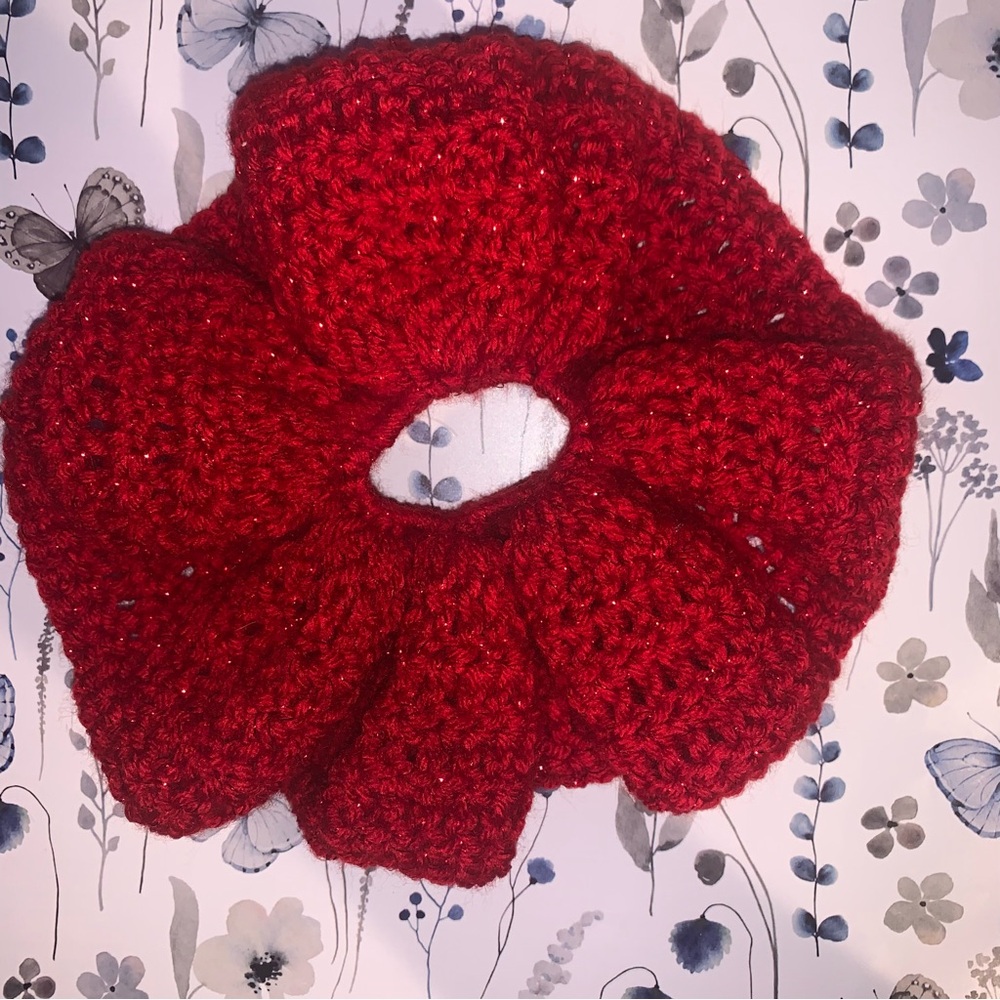 Red with Sparkles, oversized scrunchies